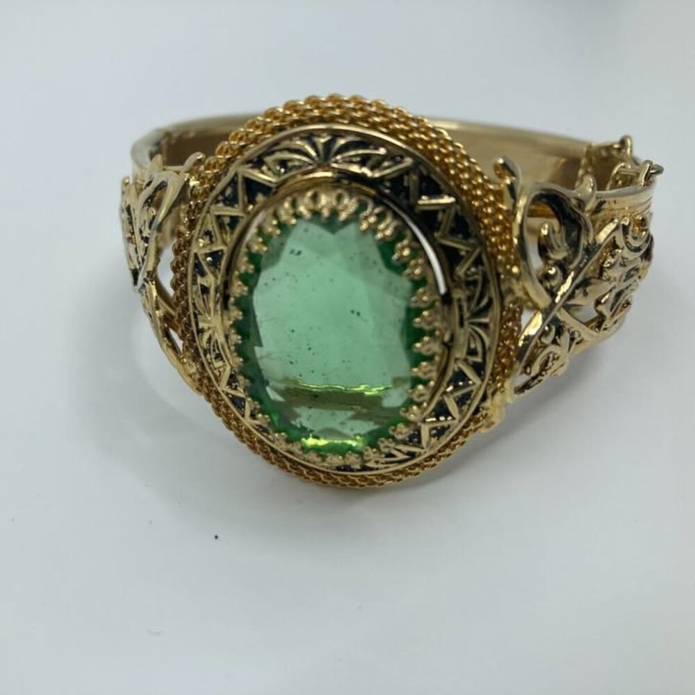 Vtg JULIANA ? ALICE CAVINESS ?  gold peridot glass crystal cuff bracelet